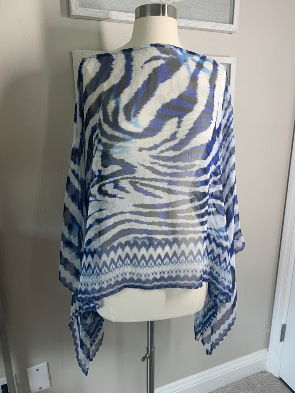 Chicos white black and blue animal print sheer flowy shawl top